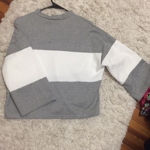 Color block long sleeve Dip hem T-Shirt